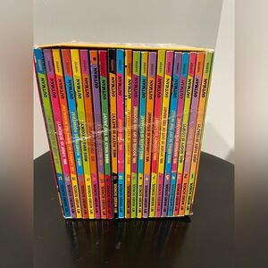 My weird school 21 book box set contains all 1-21 books